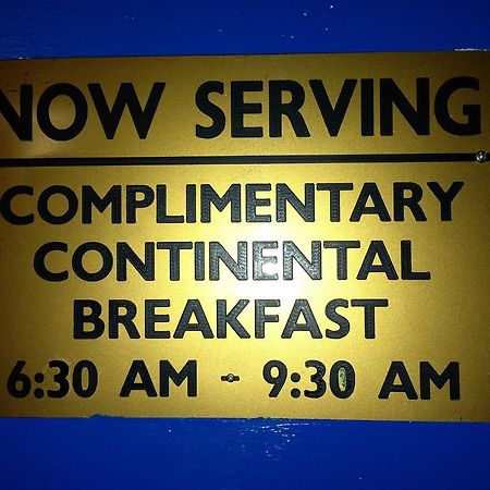 Americas Best Value Inn Macomb Buitenkant foto