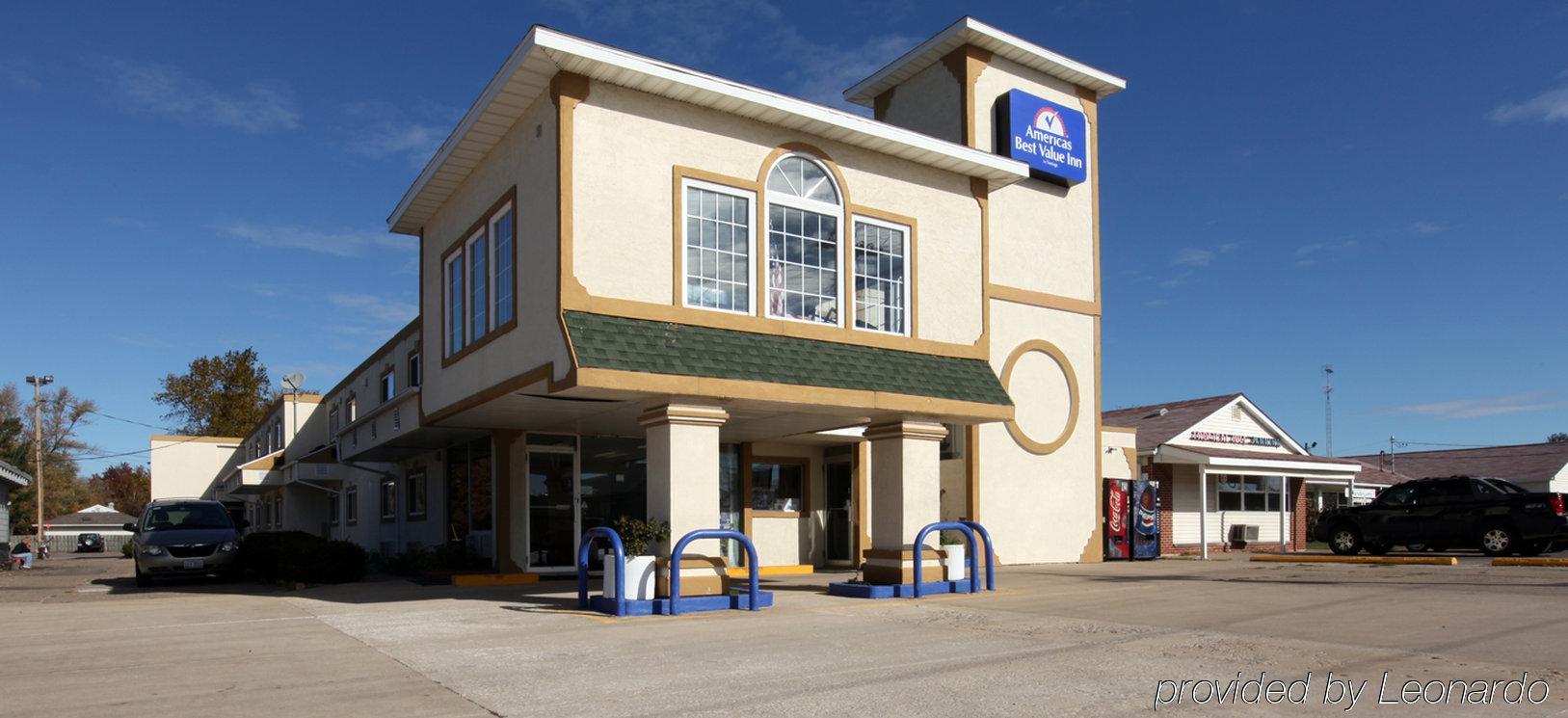 Americas Best Value Inn Macomb Buitenkant foto