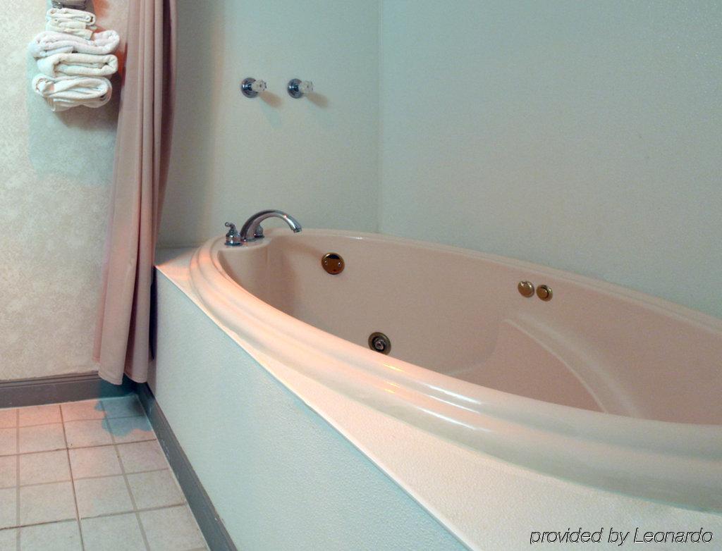 Americas Best Value Inn Macomb Kamer foto