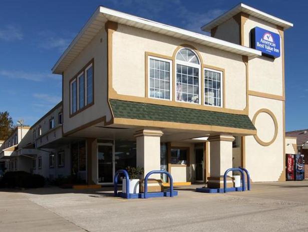 Americas Best Value Inn Macomb Buitenkant foto